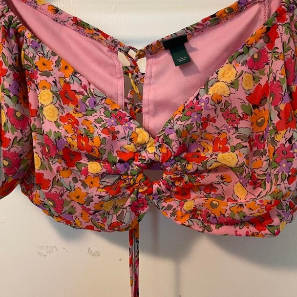 Gorgeous Wild Fable Floral Crop Top w/ a lace-up back Size Large - Picture 4 of 7